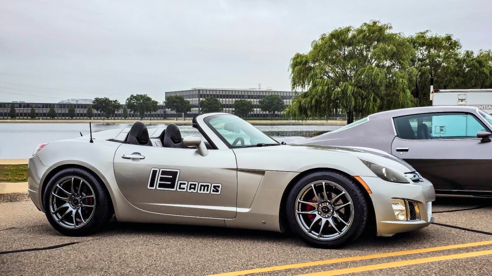 Чи вартий Saturn Redline Roadster 2007 року своїх $7,500?