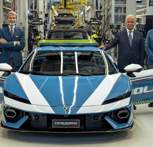 Lamborghini з 907-сильним двигуном: нова поліцейська автівка на варті порядку