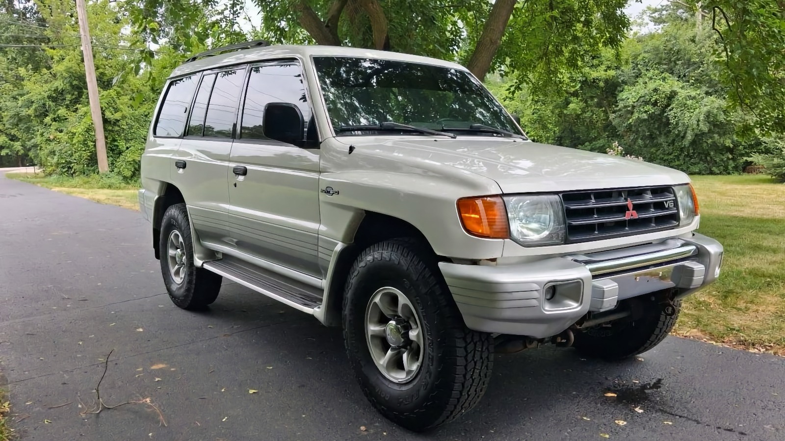 Mitsubishi Montero Limited 2000: чи вартий він 9800 доларів? 1 Mitsubishi Montero Limited 2000: чи вартий він 9800 доларів? 1