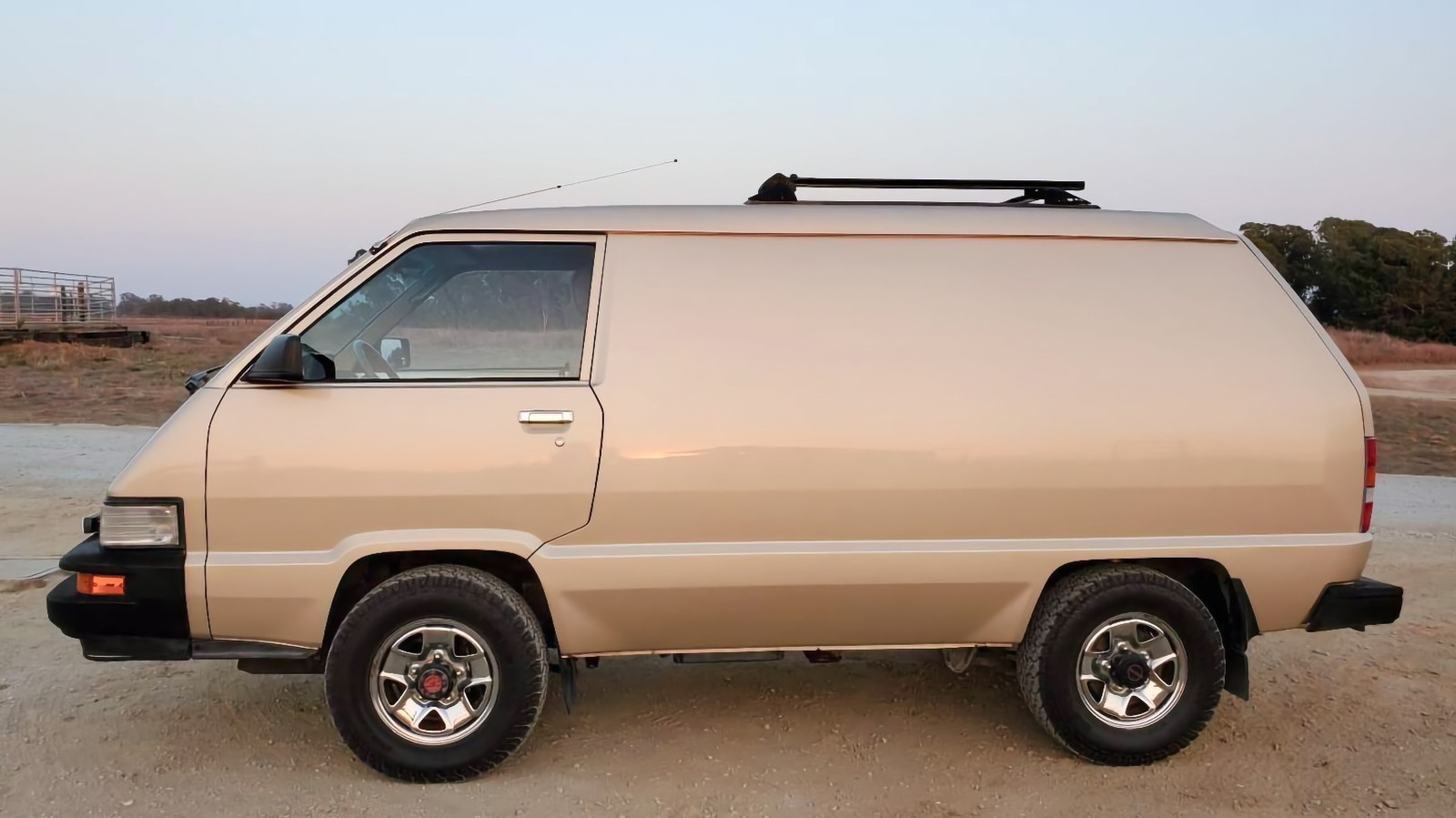 Toyota 4WD Cargo Van 1987: вартий своїх 10 тисяч? 1