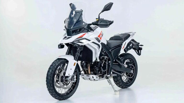 Китайський трициліндровий байк кидає виклик Triumph Tiger 4