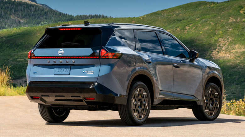 Nissan Rogue Hybrid 2027: три режими їзди та 40 миль на галон 2