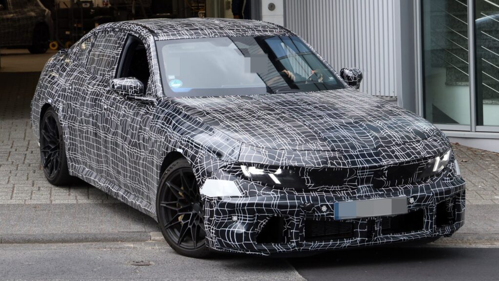 BMW M3 отримує електрифікацію: не всім моделям дістанеться</h2> 1