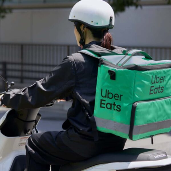 Honda прагне з’ясувати, наскільки безпечно їздять кур’єри Uber Eats