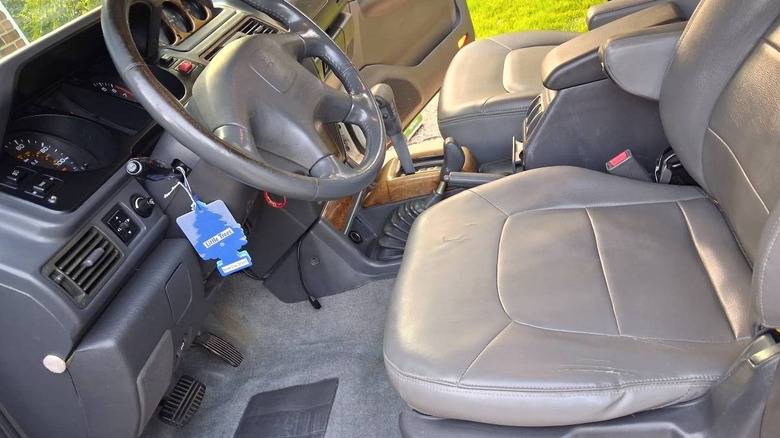 Mitsubishi Montero Limited 2000: чи вартий він 9800 доларів? 4