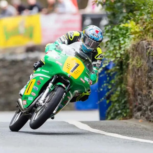 МакГіннесс став найстаршим переможцем навколо острова Мен