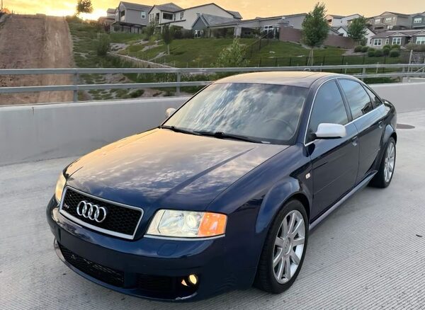 Audi RS6 2003 року з механічною коробкою передач: чи вартий він своїх 12 500 доларів?
