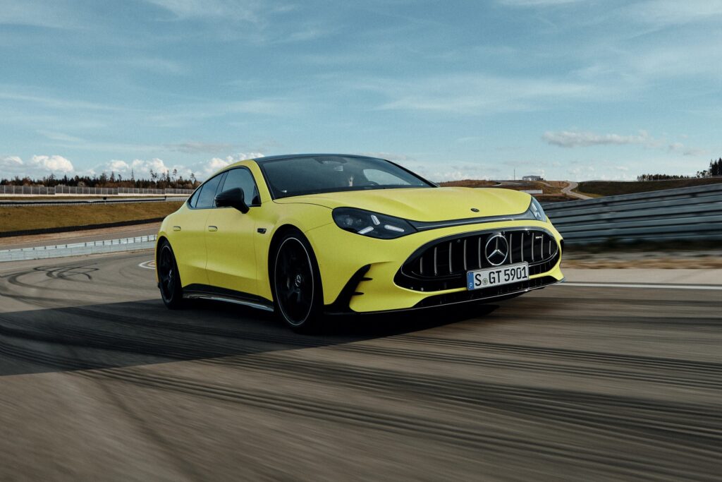 Mercedes-AMG готує електричний позашляховик: прем'єра за місяць 3