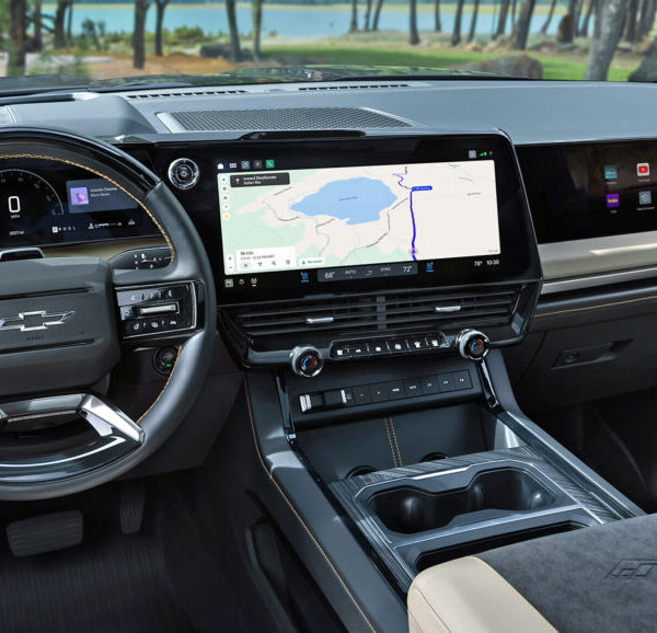 GM повертає Android Auto та Apple CarPlay у пікапи Silverado та Sierra