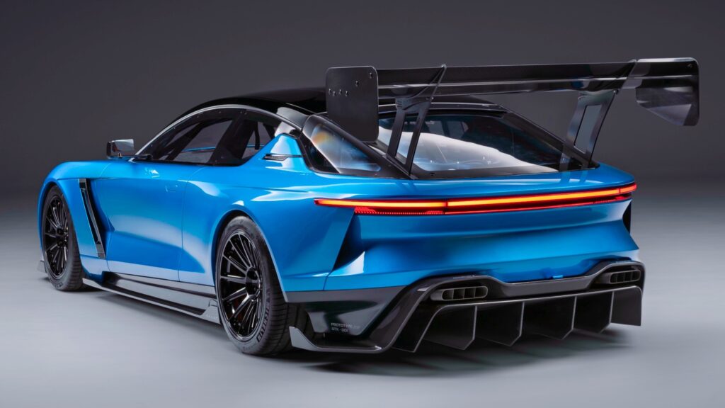960-сильний Jensen Interceptor повертається з агрегатом від Chevrolet та величезним заднім крилом 1