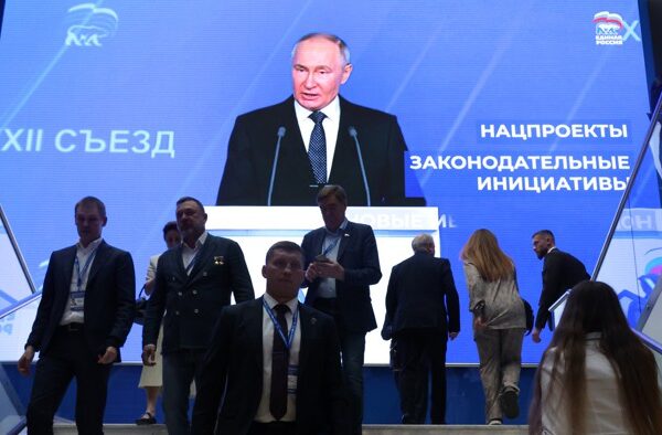 Росія використовує американський ШІ для створення бойових дронів, кіберзброї та фейкових новин