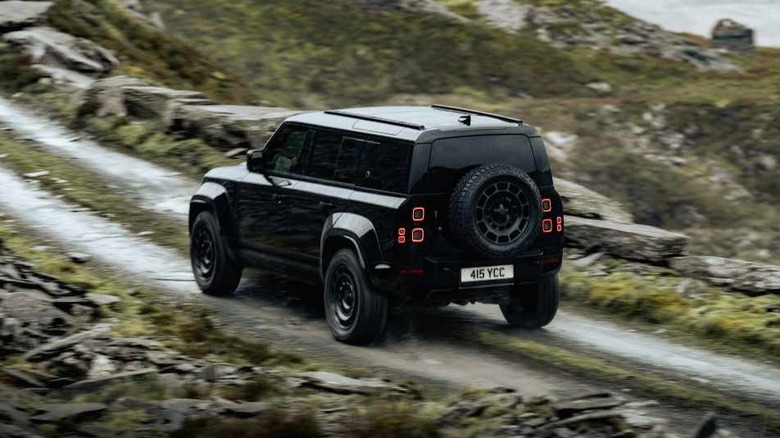 Land Rover та Stellantis об'єднаються для створення пікапа Defender у США 2