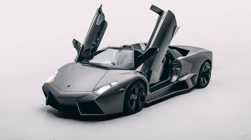 Lamborghini Reventon: ексклюзивний родстер з мізерним пробігом виставлено на продаж 2 Lamborghini Reventon: ексклюзивний родстер з мізерним пробігом виставлено на продаж 2