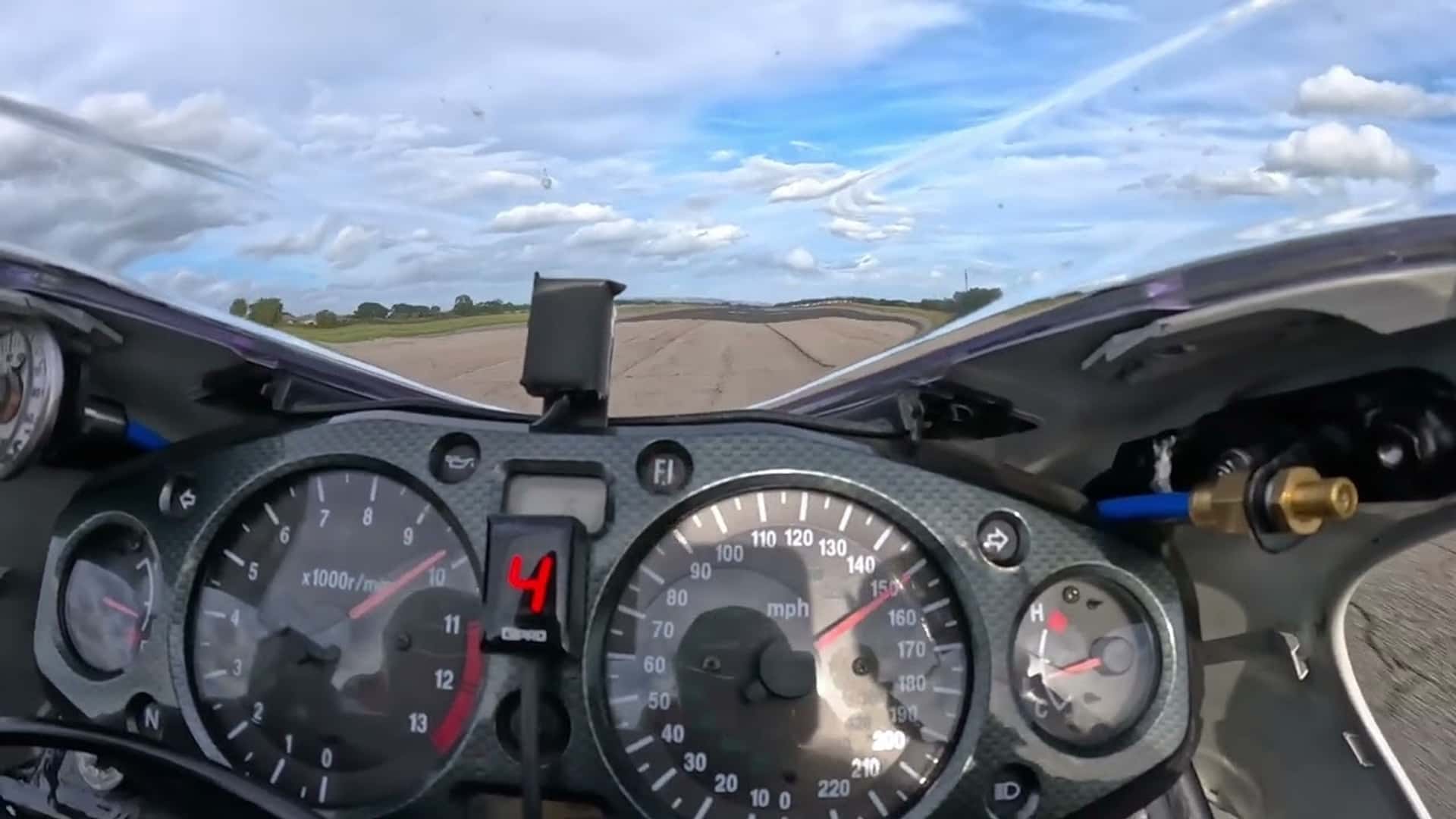 Паралізований мотоцикліст досяг 200 миль/год на турбо Hayabusa