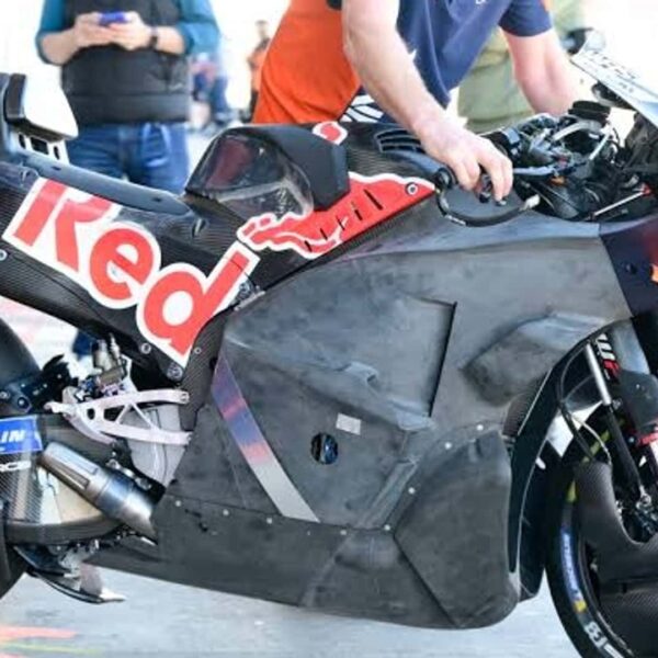 Нові 850-кубові мотоцикли MotoGP вже обігнали попередні моделі
