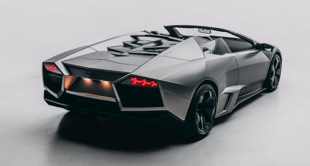 Lamborghini Reventon: ексклюзивний родстер з мізерним пробігом виставлено на продаж 3 Lamborghini Reventon: ексклюзивний родстер з мізерним пробігом виставлено на продаж 3
